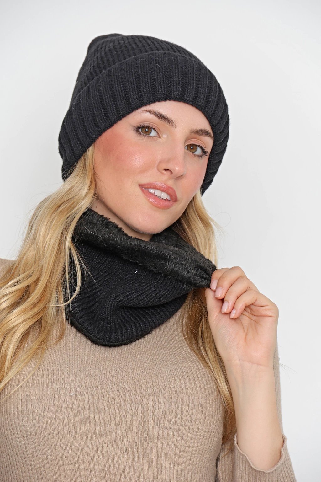 Set Gorro y Cuello. - Image 2