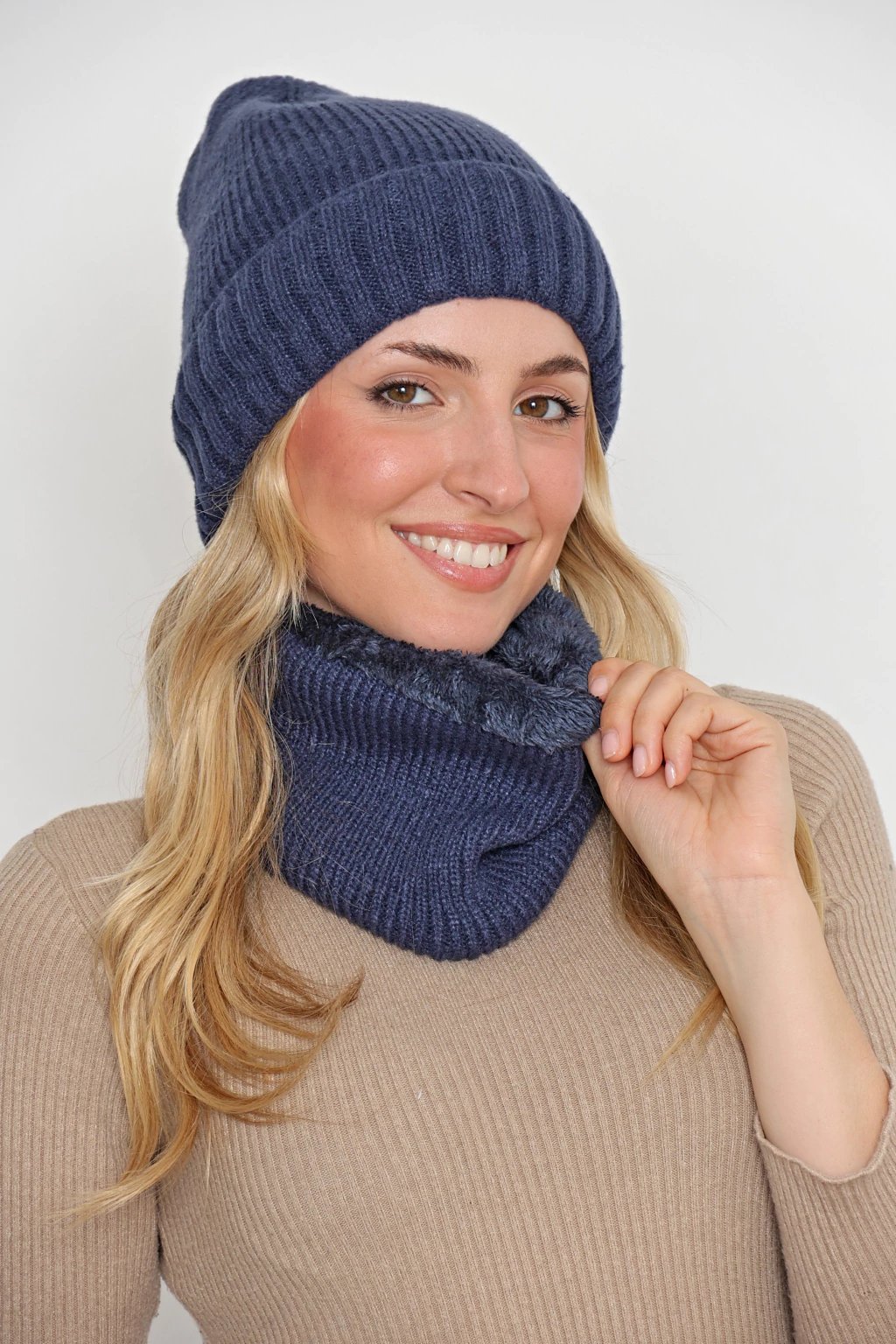 Set Gorro y Cuello. - Image 5